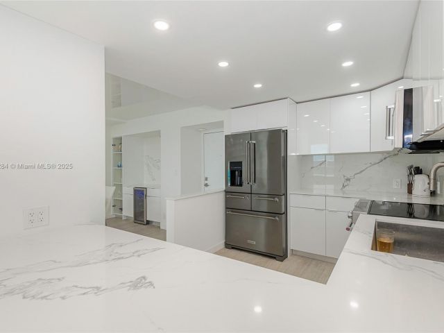 Apartment for rent  Unit #825 - photo 5921754