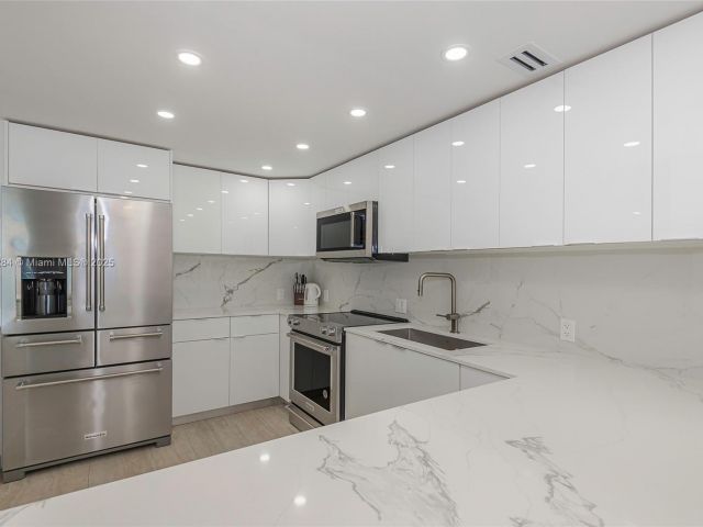 Apartment for rent  Unit #825 - photo 5921755