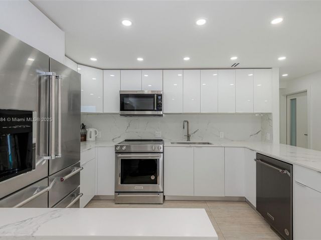 Apartment for rent  Unit #825 - photo 5921756