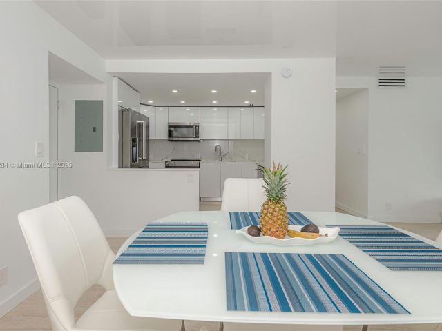 Apartment for rent  Unit #825 - photo 5921757