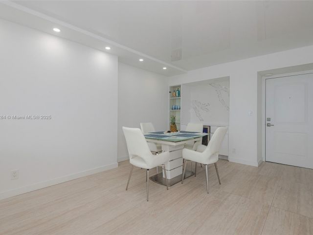 Apartment for rent  Unit #825 - photo 5921759