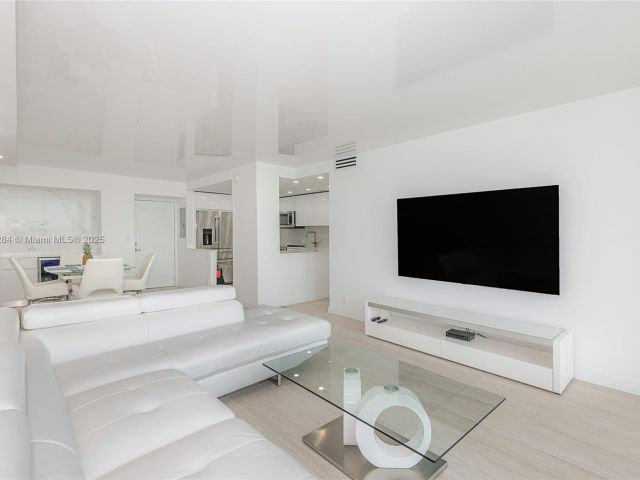 Apartment for rent  Unit #825 - photo 5921761