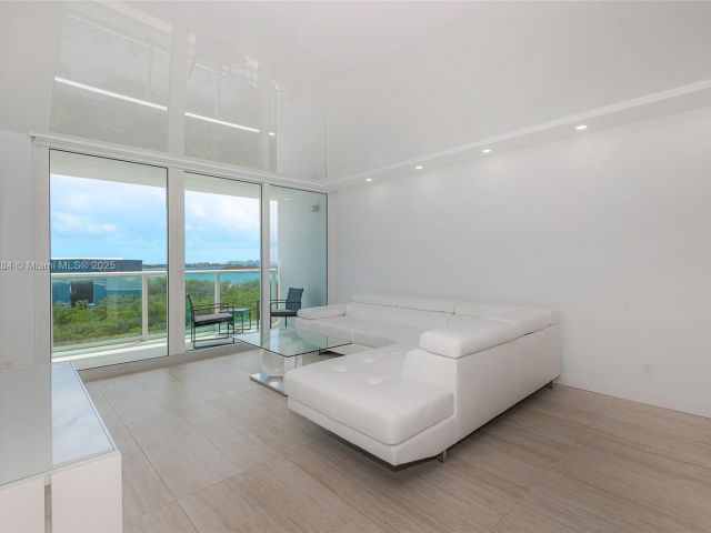 Apartment for rent  Unit #825 - photo 5921762