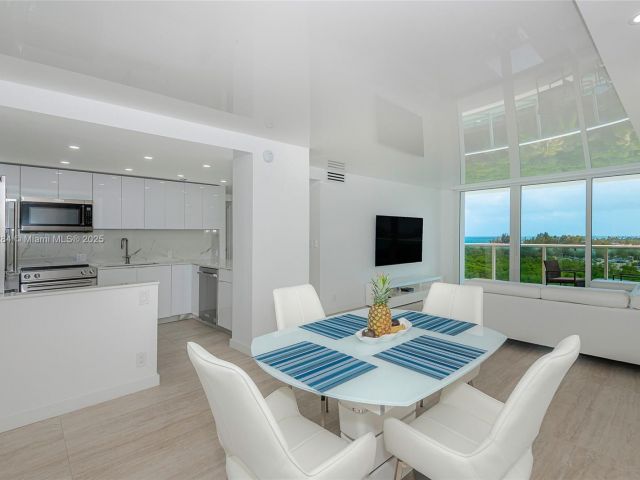 Apartment for rent  Unit #825 - photo 5921765