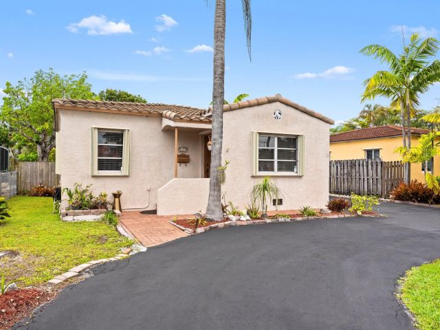 Home for sale at 1340 Adams St - photo 5938518