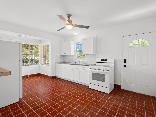 Home for rent at 4815 N Flagler Drive - photo 5863954