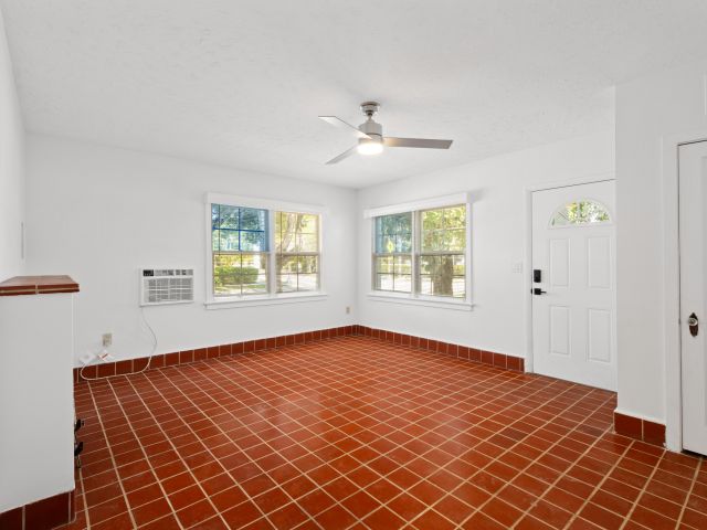 Home for rent at 4815 N Flagler Drive - photo 5863955