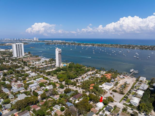 Home for rent at 4815 N Flagler Drive - photo 5863959