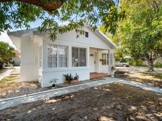 Home for rent at 4815 N Flagler Drive - photo 5863961