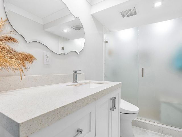 Apartment for sale  Unit #16B - photo 5906587