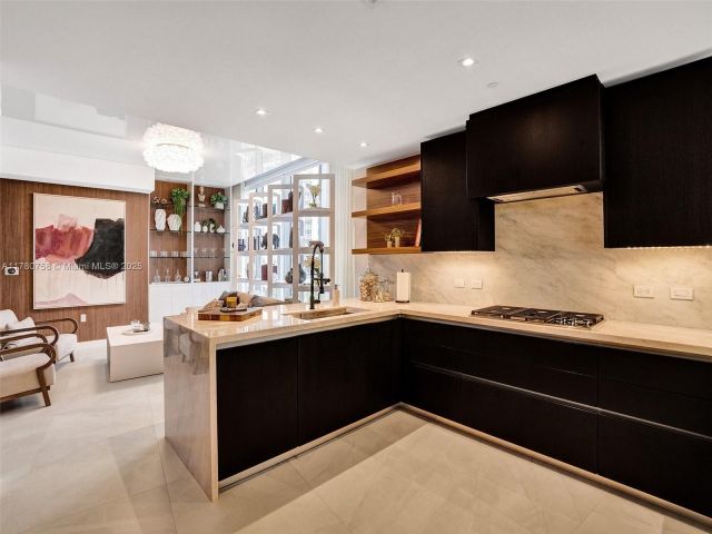 Apartment for rent  Unit #S306 - photo 5871479