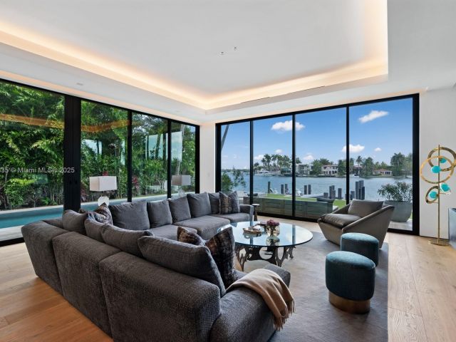 Home for sale at 609 E Dilido Dr - photo 5931853