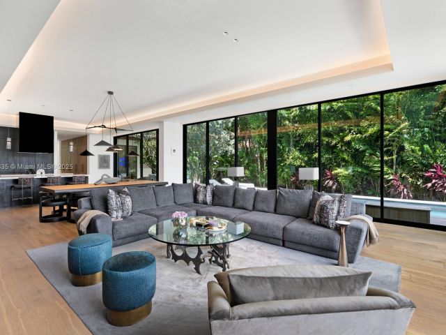 Home for sale at 609 E Dilido Dr - photo 5931854