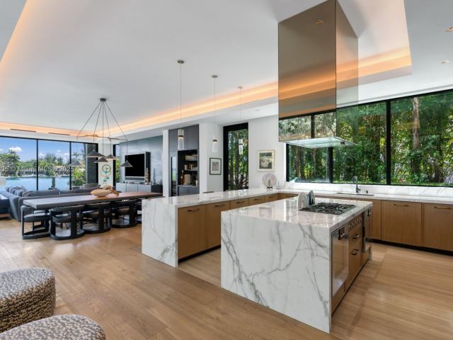 Home for sale at 609 E Dilido Dr - photo 5931856