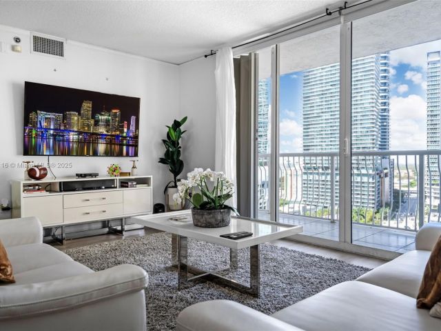 Apartment for sale  Unit #1723 - photo 5914002