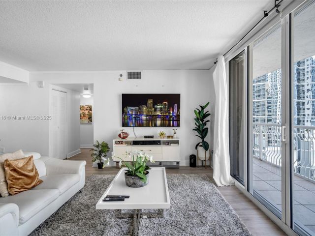 Apartment for sale  Unit #1723 - photo 5914007