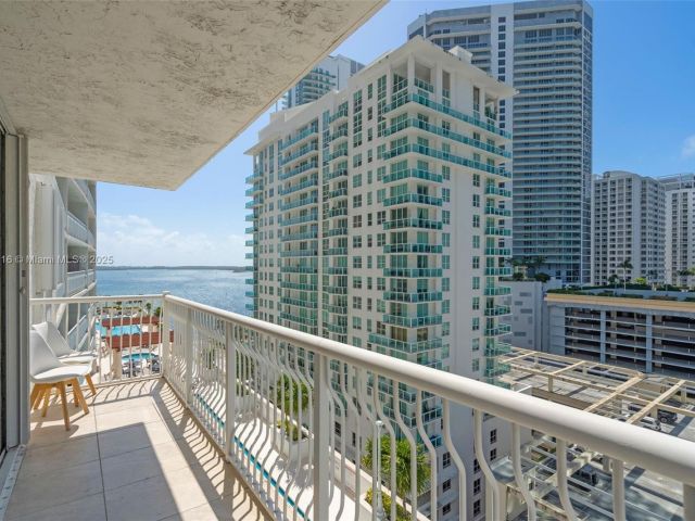 Apartment for sale  Unit #1723 - photo 5914009