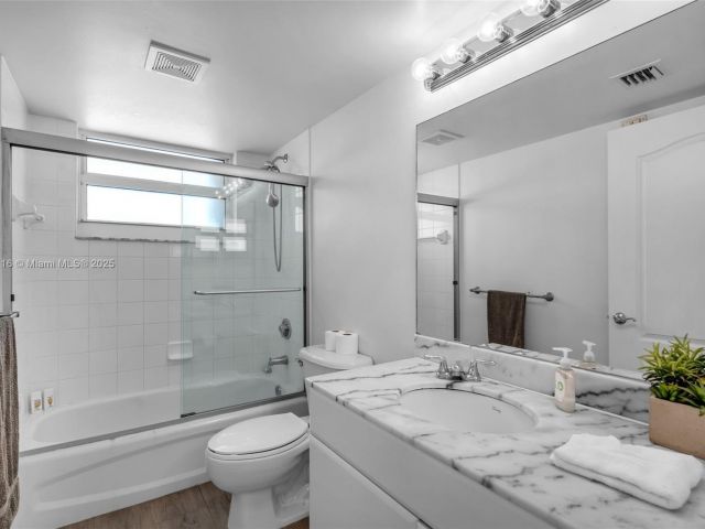 Apartment for sale  Unit #1723 - photo 5914011