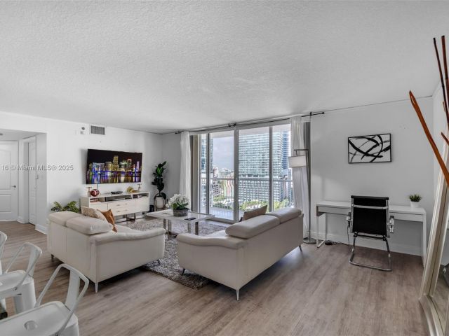 Apartment for sale  Unit #1723 - photo 5914019