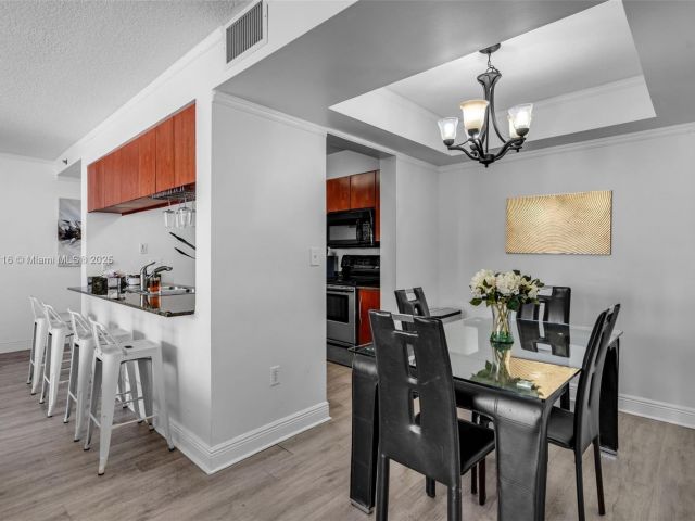 Apartment for sale  Unit #1723 - photo 5914020