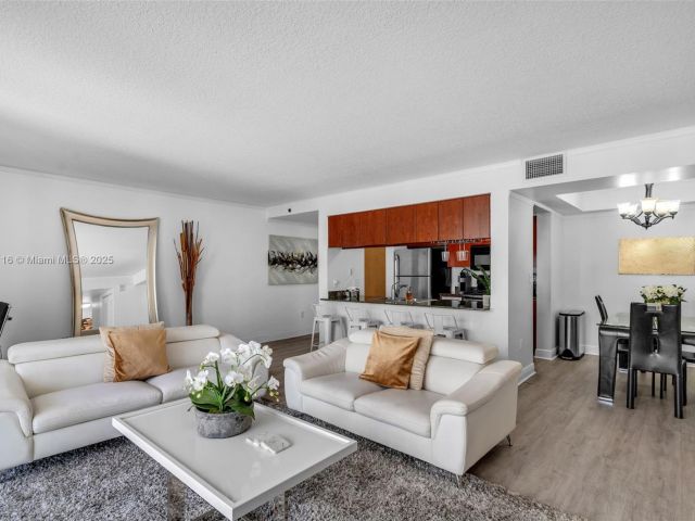 Apartment for sale  Unit #1723 - photo 5914021