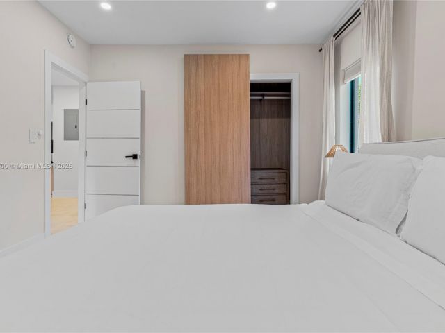 Home for rent at 281 NE 48th Ter - photo 6047132