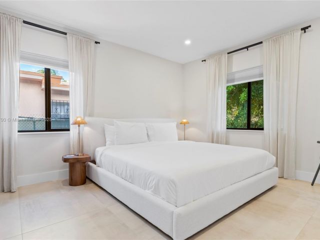 Home for rent at 281 NE 48th Ter - photo 6047133