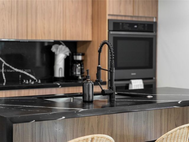 Home for rent at 281 NE 48th Ter - photo 6047141