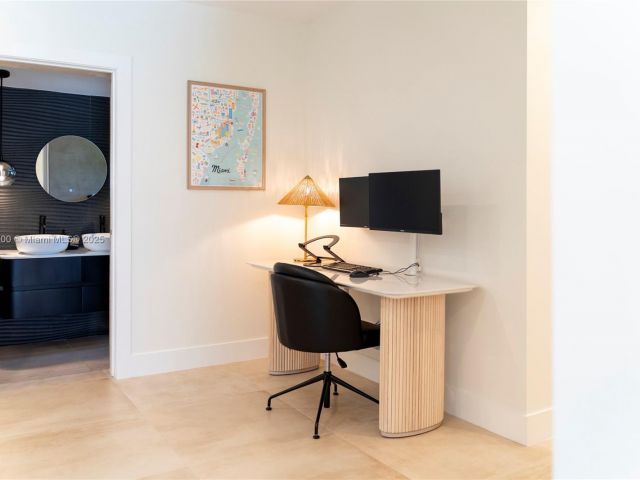 Home for rent at 281 NE 48th Ter - photo 6047146