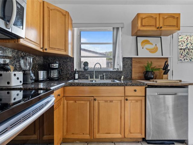 Home for rent at 260 NE 45th St - photo 6046999