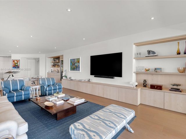 Apartment for sale  Unit #7654 - photo 5907748