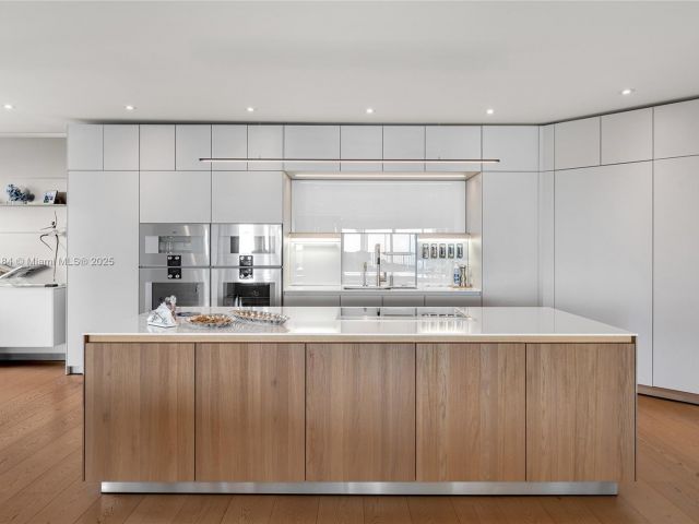 Apartment for sale  Unit #7654 - photo 5907750