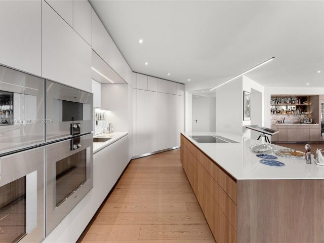 Apartment for sale  Unit #7654 - photo 5907751