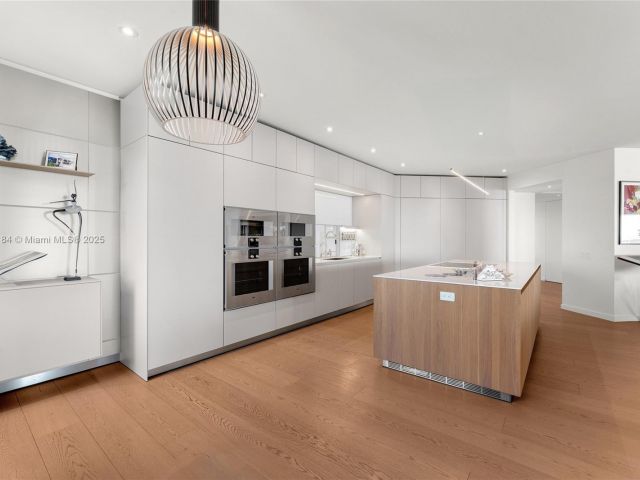 Apartment for sale  Unit #7654 - photo 5907752