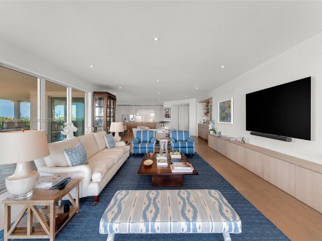 Apartment for sale  Unit #7654 - photo 5907757