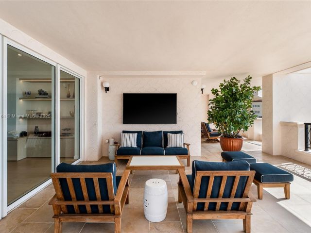 Apartment for sale  Unit #7654 - photo 5907759