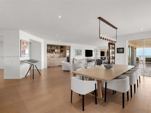 Apartment for sale  Unit #7654 - photo 5907762