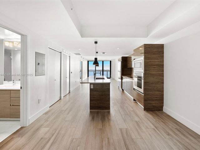 Apartment for sale  Unit #2707 - photo 5926925