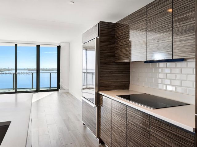 Apartment for sale  Unit #2707 - photo 5926927