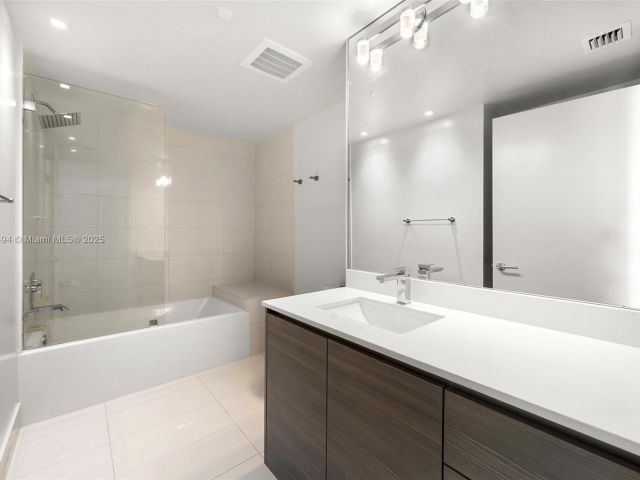 Apartment for sale  Unit #2707 - photo 5926931