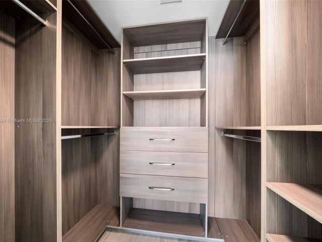 Apartment for sale  Unit #2707 - photo 5926934