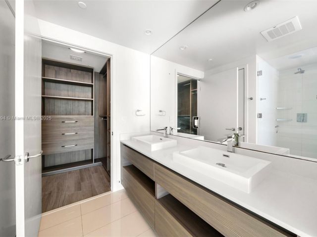 Apartment for sale  Unit #2707 - photo 5926935