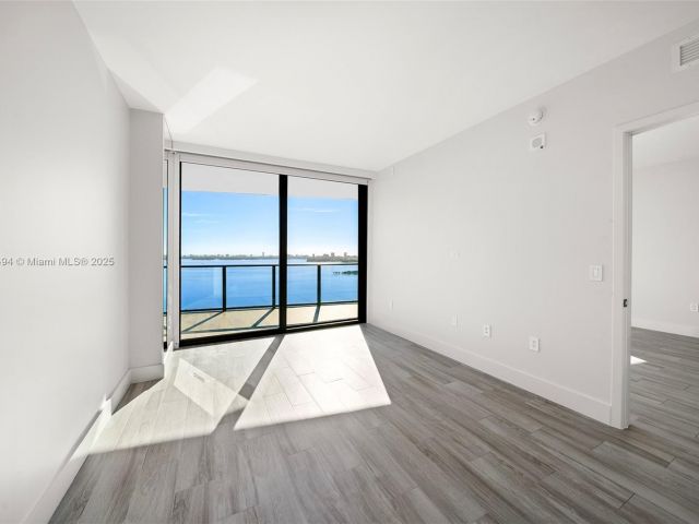 Apartment for sale  Unit #2707 - photo 5926936