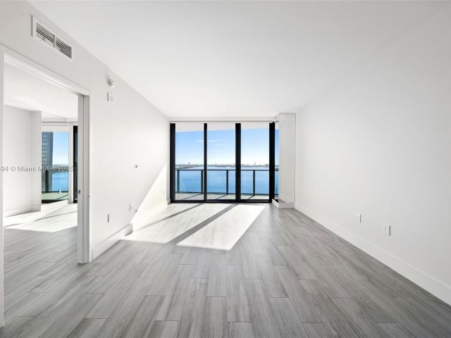 Apartment for sale  Unit #2707 - photo 5926937