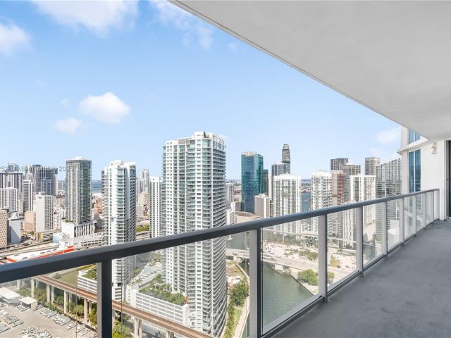 Apartment for sale  Unit #4209 - photo 5916100