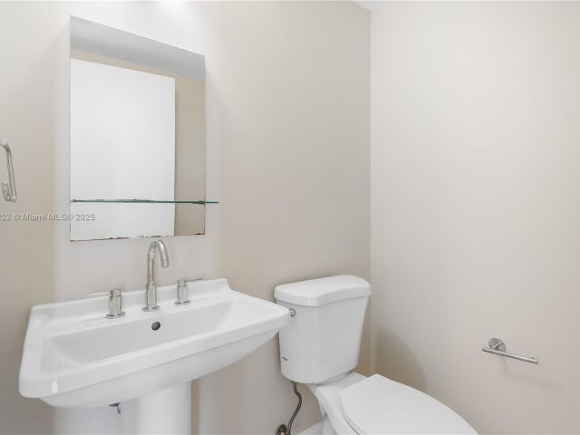 Apartment for sale  Unit #4209 - photo 5916103