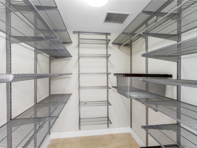 Apartment for sale  Unit #4209 - photo 5916105