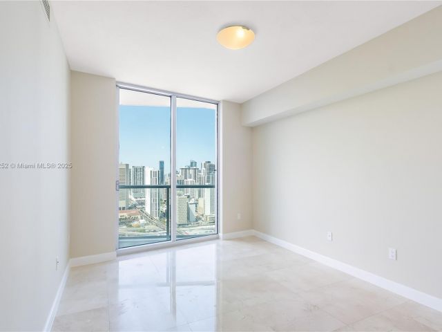 Apartment for sale  Unit #4209 - photo 5916106