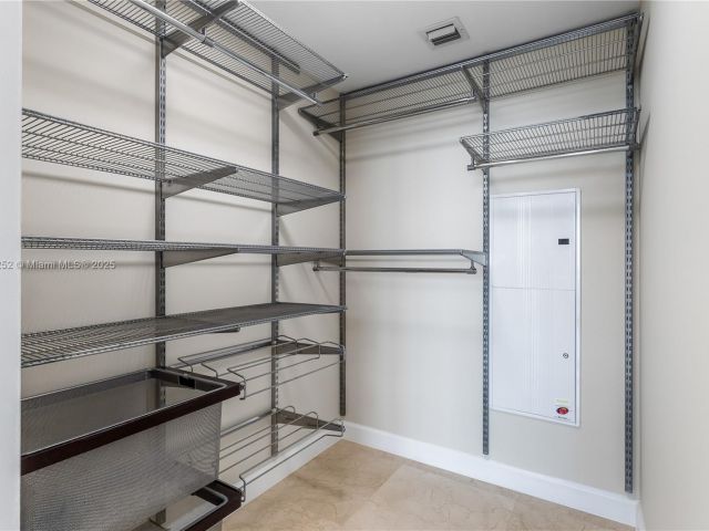 Apartment for sale  Unit #4209 - photo 5916107