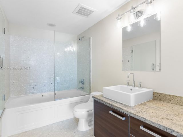 Apartment for sale  Unit #4209 - photo 5916108